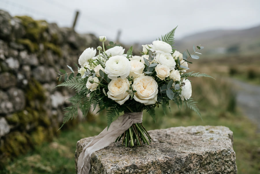 Brudbukett och bröllopsblommor — lokal bröllopsflorist i Uppsala